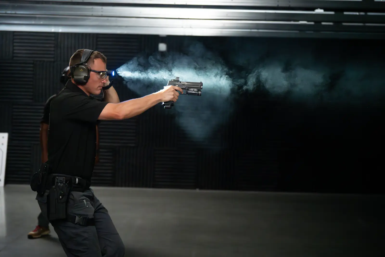 Sig Lowlight Pistol Lifestyle 0011